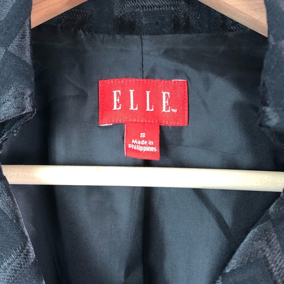 2/$20 Elle | Cropped Blazer - Picture 4 of 7